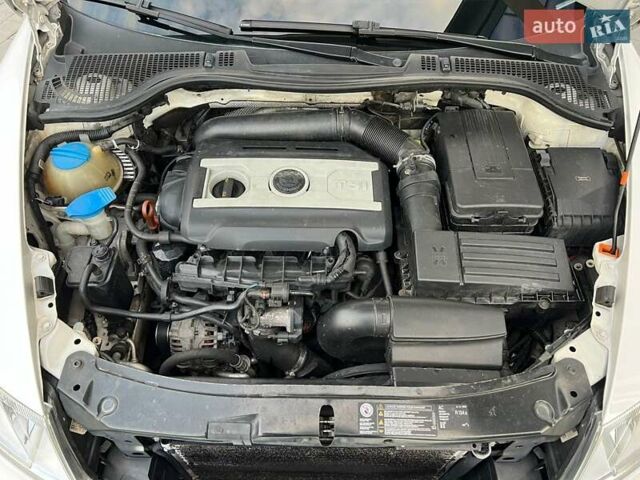 Белый Шкода Октавия, объемом двигателя 1.8 л и пробегом 267 тыс. км за 8250 $, фото 15 на Automoto.ua