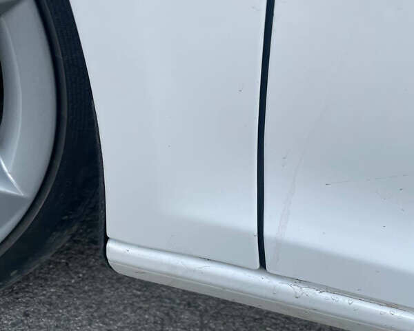 Белый Шкода Октавия, объемом двигателя 2 л и пробегом 320 тыс. км за 9800 $, фото 8 на Automoto.ua