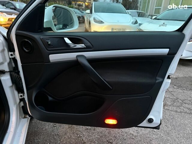 Белый Шкода Октавия, объемом двигателя 1.8 л и пробегом 316 тыс. км за 7290 $, фото 17 на Automoto.ua