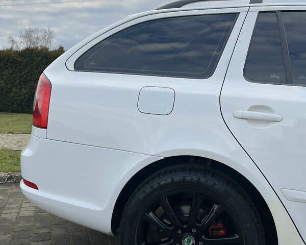 Белый Шкода Октавия, объемом двигателя 1.97 л и пробегом 298 тыс. км за 9999 $, фото 38 на Automoto.ua