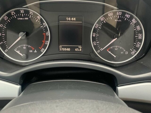 Білий Шкода Октавія, об'ємом двигуна 2 л та пробігом 371 тис. км за 9600 $, фото 22 на Automoto.ua
