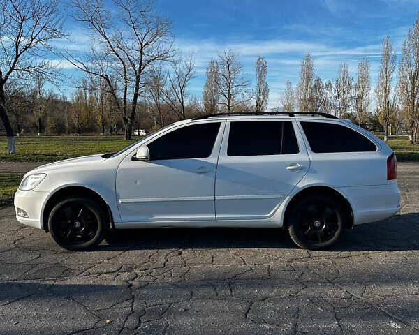 Белый Шкода Октавия, объемом двигателя 1.4 л и пробегом 216 тыс. км за 6200 $, фото 2 на Automoto.ua