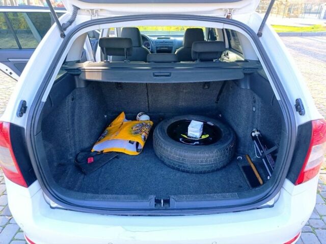 Белый Шкода Октавия, объемом двигателя 1.4 л и пробегом 400 тыс. км за 5700 $, фото 5 на Automoto.ua