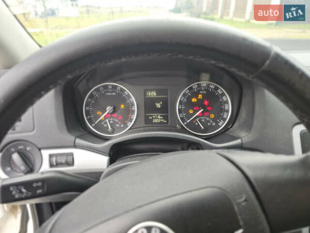 Белый Шкода Октавия, объемом двигателя 1.6 л и пробегом 380 тыс. км за 7500 $, фото 9 на Automoto.ua