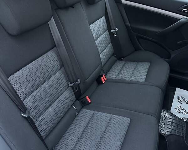 Білий Шкода Октавія, об'ємом двигуна 1.6 л та пробігом 244 тис. км за 7800 $, фото 16 на Automoto.ua