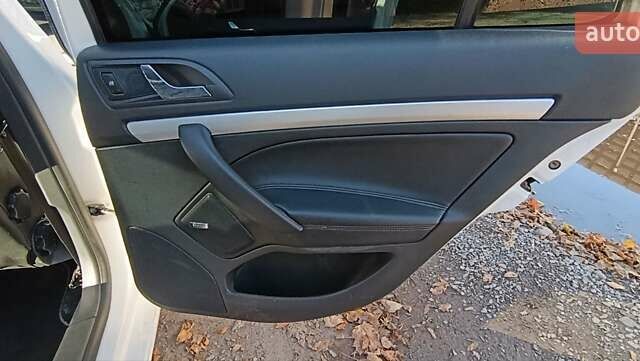 Білий Шкода Октавія, об'ємом двигуна 2.01 л та пробігом 295 тис. км за 9300 $, фото 14 на Automoto.ua