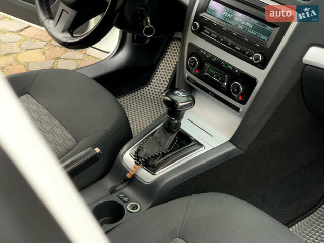 Белый Шкода Октавия, объемом двигателя 1.6 л и пробегом 271 тыс. км за 7950 $, фото 25 на Automoto.ua