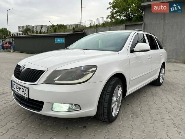 Белый Шкода Октавия, объемом двигателя 1.6 л и пробегом 295 тыс. км за 7200 $, фото 3 на Automoto.ua