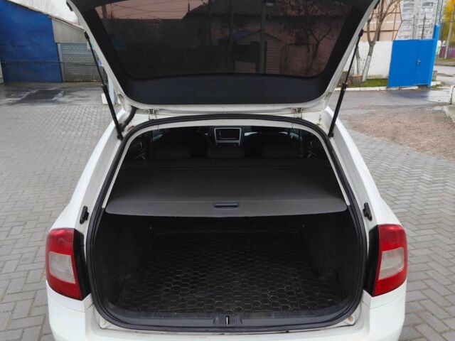 Білий Шкода Октавія, об'ємом двигуна 1.6 л та пробігом 330 тис. км за 6700 $, фото 4 на Automoto.ua