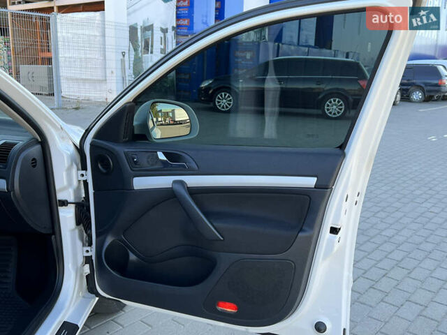 Белый Шкода Октавия, объемом двигателя 1.6 л и пробегом 261 тыс. км за 7150 $, фото 29 на Automoto.ua