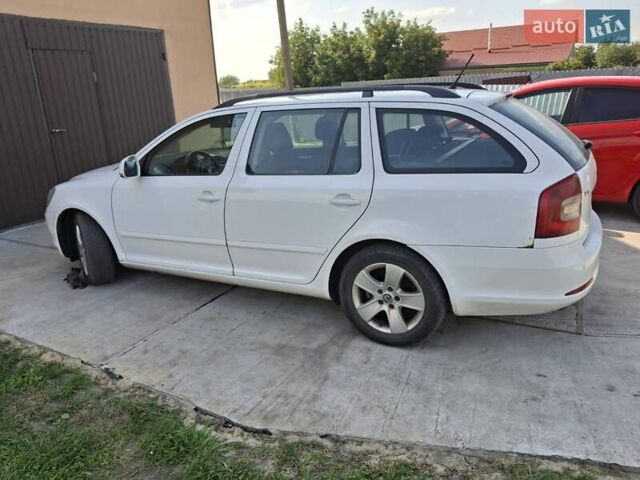 Білий Шкода Октавія, об'ємом двигуна 1.6 л та пробігом 333 тис. км за 7700 $, фото 2 на Automoto.ua