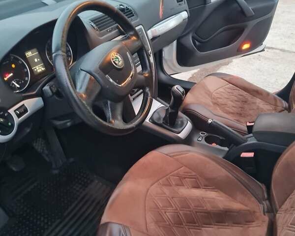 Шкода Октавия 2011 в Новом Буге на Automoto.ua Белый Шкода Октавия, объемом двигателя 1.8 л и пробегом 255 тыс. км за 8000 $, фото 8 на Automoto.ua