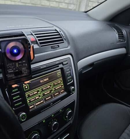 Білий Шкода Октавія, об'ємом двигуна 1.97 л та пробігом 280 тис. км за 8100 $, фото 5 на Automoto.ua