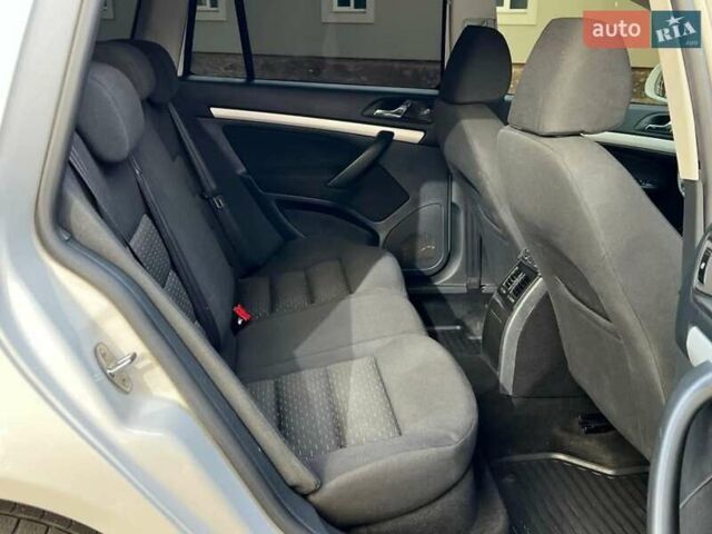 Білий Шкода Октавія, об'ємом двигуна 1.6 л та пробігом 260 тис. км за 7450 $, фото 4 на Automoto.ua