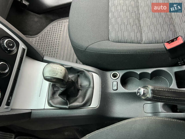 Белый Шкода Октавия, объемом двигателя 1.6 л и пробегом 299 тыс. км за 6999 $, фото 33 на Automoto.ua