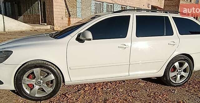 Білий Шкода Октавія, об'ємом двигуна 2.01 л та пробігом 295 тис. км за 9300 $, фото 7 на Automoto.ua