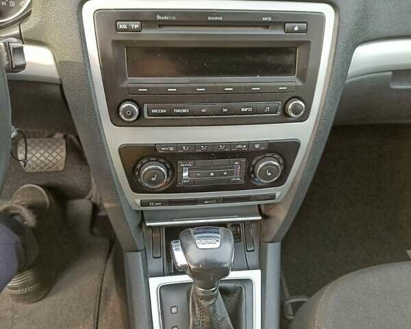 Белый Шкода Октавия, объемом двигателя 1.8 л и пробегом 173 тыс. км за 8950 $, фото 10 на Automoto.ua