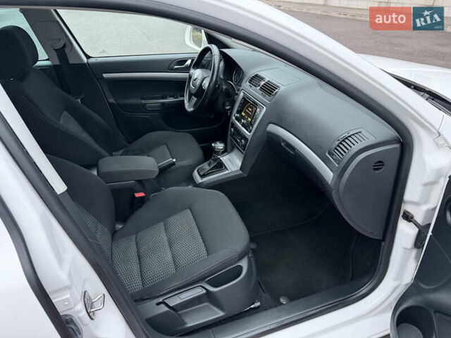 Белый Шкода Октавия, объемом двигателя 1.8 л и пробегом 231 тыс. км за 9100 $, фото 25 на Automoto.ua
