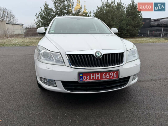 Белый Шкода Октавия, объемом двигателя 1.8 л и пробегом 231 тыс. км за 9100 $, фото 6 на Automoto.ua