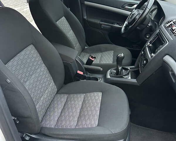 Белый Шкода Октавия, объемом двигателя 1.97 л и пробегом 286 тыс. км за 7999 $, фото 10 на Automoto.ua