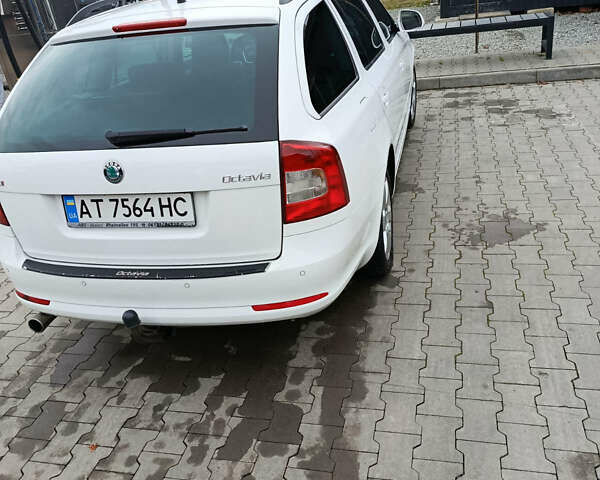 Белый Шкода Октавия, объемом двигателя 1.97 л и пробегом 245 тыс. км за 8000 $, фото 4 на Automoto.ua