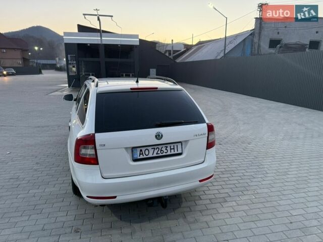 Белый Шкода Октавия, объемом двигателя 1.6 л и пробегом 228 тыс. км за 7600 $, фото 2 на Automoto.ua