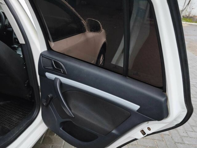 Білий Шкода Октавія, об'ємом двигуна 1.6 л та пробігом 330 тис. км за 6700 $, фото 15 на Automoto.ua