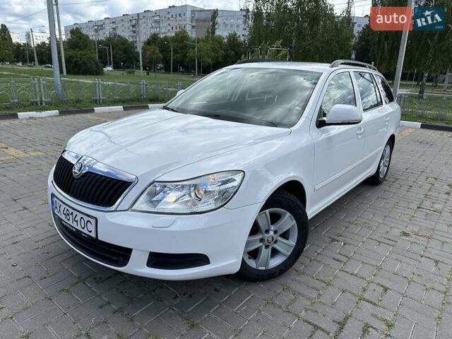 Белый Шкода Октавия, объемом двигателя 1.6 л и пробегом 220 тыс. км за 7900 $, фото 2 на Automoto.ua
