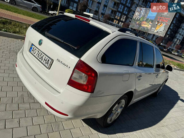Шкода Октавия 2011 в Ужгороде на Automoto.ua Белый Шкода Октавия, объемом двигателя 1.97 л и пробегом 278 тыс. км за 8500 $, фото 10 на Automoto.ua