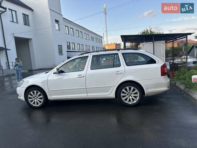 Белый Шкода Октавия, объемом двигателя 1.6 л и пробегом 255 тыс. км за 9100 $, фото 3 на Automoto.ua