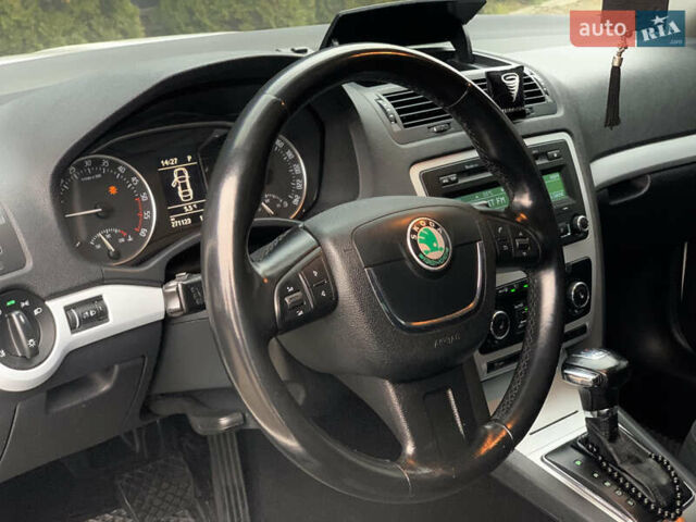 Белый Шкода Октавия, объемом двигателя 1.6 л и пробегом 271 тыс. км за 7950 $, фото 39 на Automoto.ua