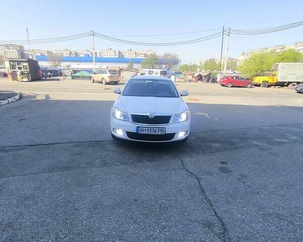 Білий Шкода Октавія, об'ємом двигуна 1.39 л та пробігом 250 тис. км за 7500 $, фото 4 на Automoto.ua
