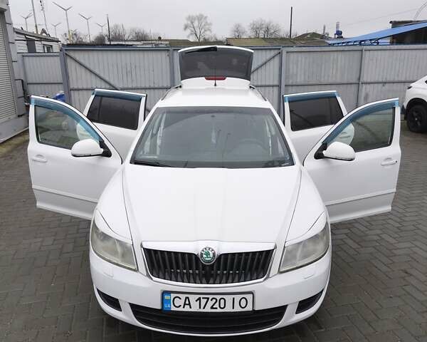 Білий Шкода Октавія, об'ємом двигуна 1.6 л та пробігом 330 тис. км за 6700 $, фото 8 на Automoto.ua