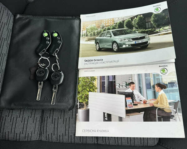 Білий Шкода Октавія, об'ємом двигуна 1.6 л та пробігом 183 тис. км за 7400 $, фото 46 на Automoto.ua