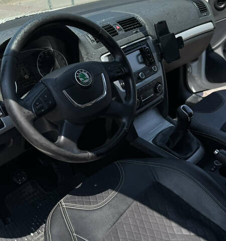 Белый Шкода Октавия, объемом двигателя 1.97 л и пробегом 265 тыс. км за 8300 $, фото 9 на Automoto.ua