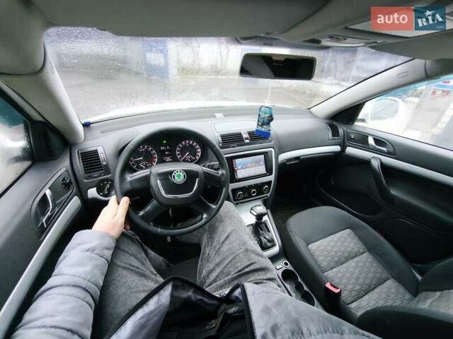 Білий Шкода Октавія, об'ємом двигуна 1.6 л та пробігом 330 тис. км за 6700 $, фото 23 на Automoto.ua