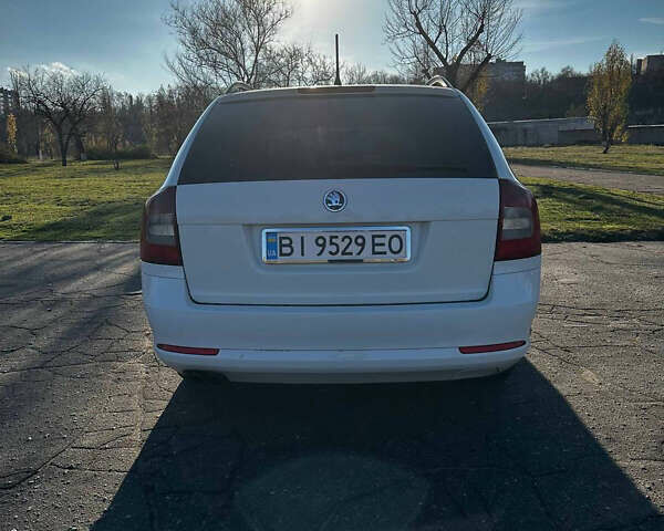 Белый Шкода Октавия, объемом двигателя 1.4 л и пробегом 216 тыс. км за 6200 $, фото 5 на Automoto.ua