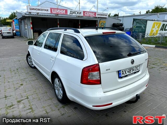 Белый Шкода Октавия, объемом двигателя 1.6 л и пробегом 220 тыс. км за 7900 $, фото 2 на Automoto.ua