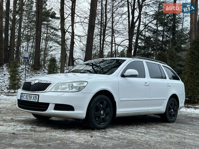 Белый Шкода Октавия, объемом двигателя 1.6 л и пробегом 299 тыс. км за 6999 $, фото 6 на Automoto.ua
