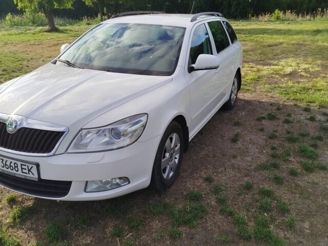 Білий Шкода Октавія, об'ємом двигуна 1.8 л та пробігом 250 тис. км за 8300 $, фото 4 на Automoto.ua