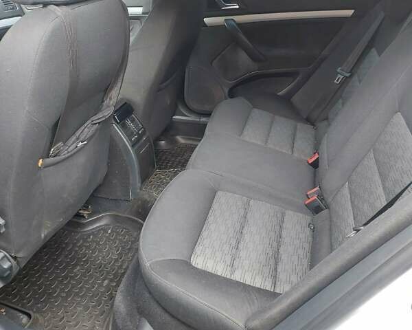 Белый Шкода Октавия, объемом двигателя 1.97 л и пробегом 245 тыс. км за 9500 $, фото 6 на Automoto.ua