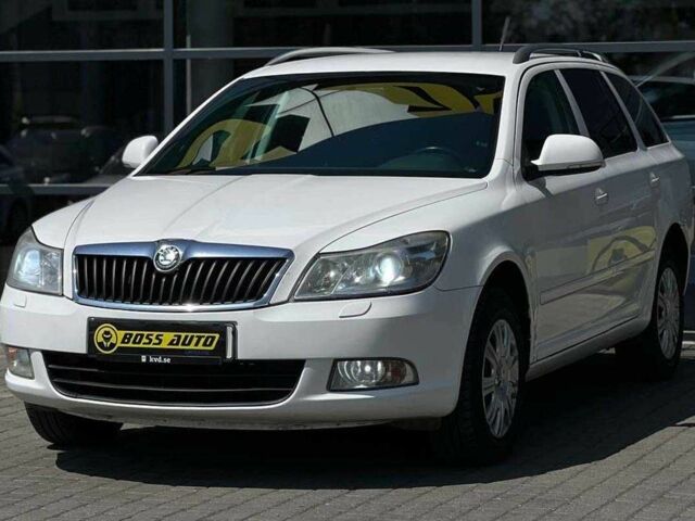 Білий Шкода Октавія, об'ємом двигуна 1.6 л та пробігом 320 тис. км за 8000 $, фото 2 на Automoto.ua
