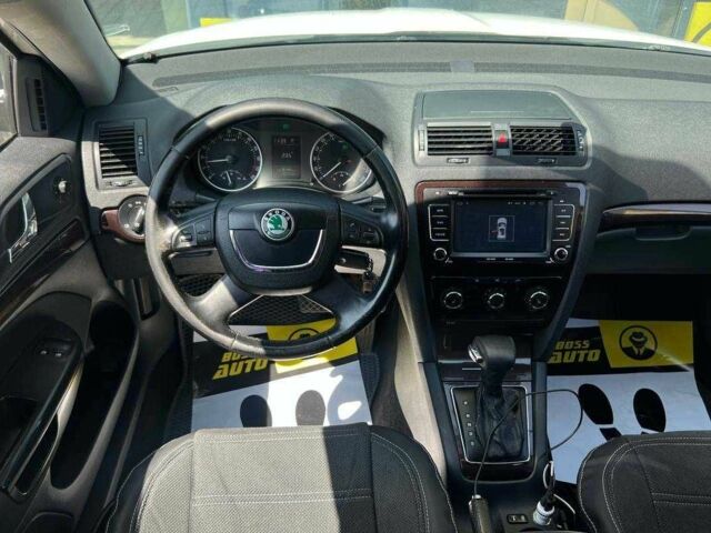 Белый Шкода Октавия, объемом двигателя 1.6 л и пробегом 320 тыс. км за 8000 $, фото 12 на Automoto.ua
