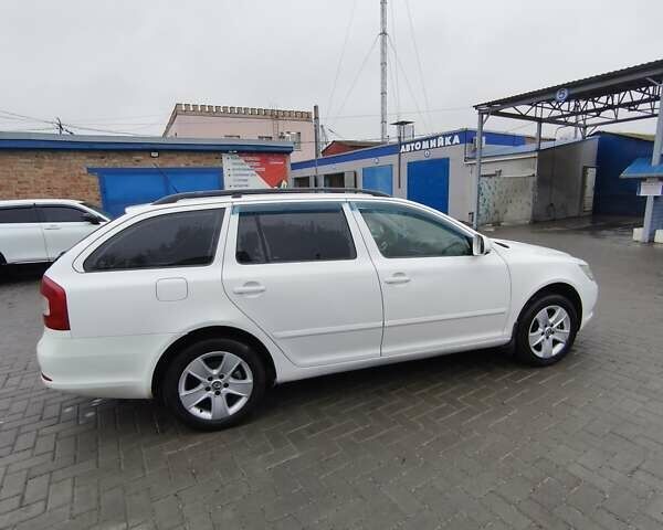 Білий Шкода Октавія, об'ємом двигуна 1.6 л та пробігом 330 тис. км за 6700 $, фото 6 на Automoto.ua