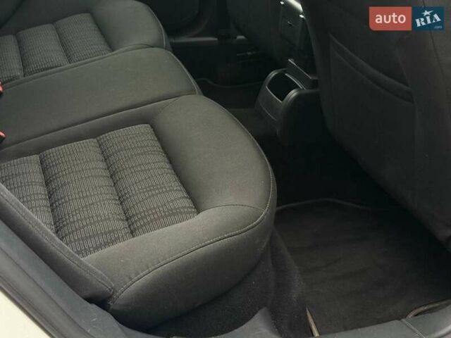 Белый Шкода Октавия, объемом двигателя 1.8 л и пробегом 208 тыс. км за 8700 $, фото 30 на Automoto.ua