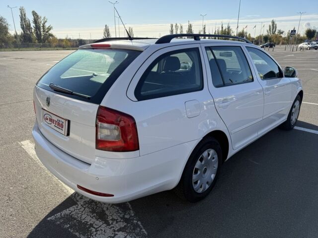 Белый Шкода Октавия, объемом двигателя 1.4 л и пробегом 225 тыс. км за 7900 $, фото 5 на Automoto.ua