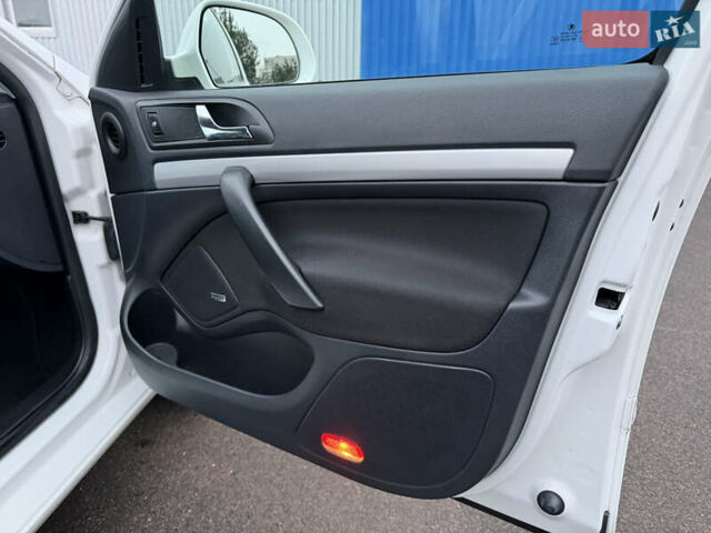 Белый Шкода Октавия, объемом двигателя 1.8 л и пробегом 231 тыс. км за 9100 $, фото 45 на Automoto.ua