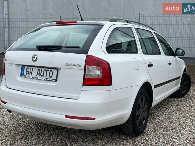 Белый Шкода Октавия, объемом двигателя 1.6 л и пробегом 209 тыс. км за 5700 $, фото 5 на Automoto.ua