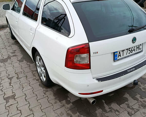 Белый Шкода Октавия, объемом двигателя 1.97 л и пробегом 245 тыс. км за 8000 $, фото 3 на Automoto.ua