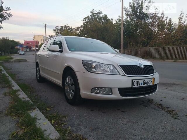 Белый Шкода Октавия, объемом двигателя 1.6 л и пробегом 255 тыс. км за 9100 $, фото 19 на Automoto.ua